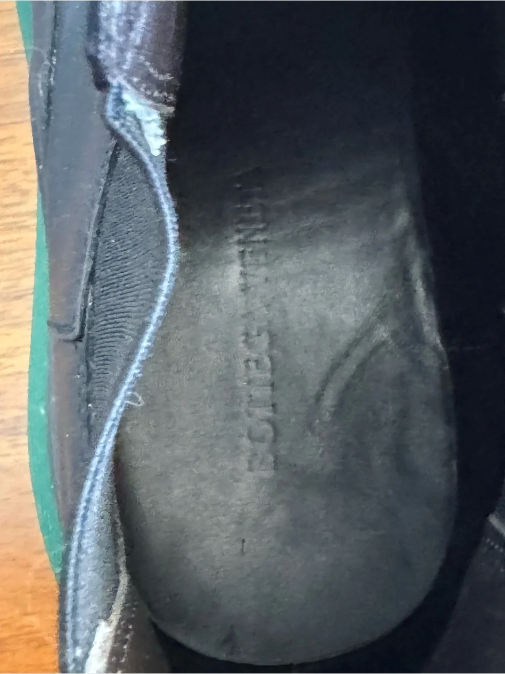 Bottega Veneta Black Leather Tire Chelsea Boots Green Lug Sole 42 US 9
